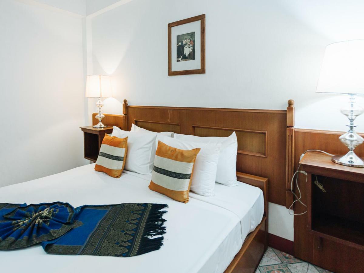 Rendezvous Oldtown Chiangmai Hotel Chiang Mai Bagian luar foto