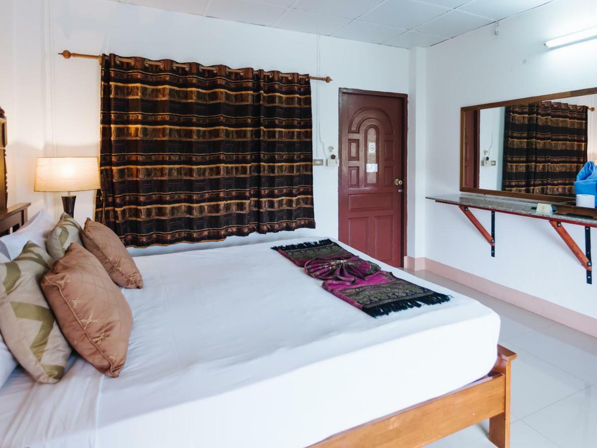 Rendezvous Oldtown Chiangmai Hotel Chiang Mai Bagian luar foto
