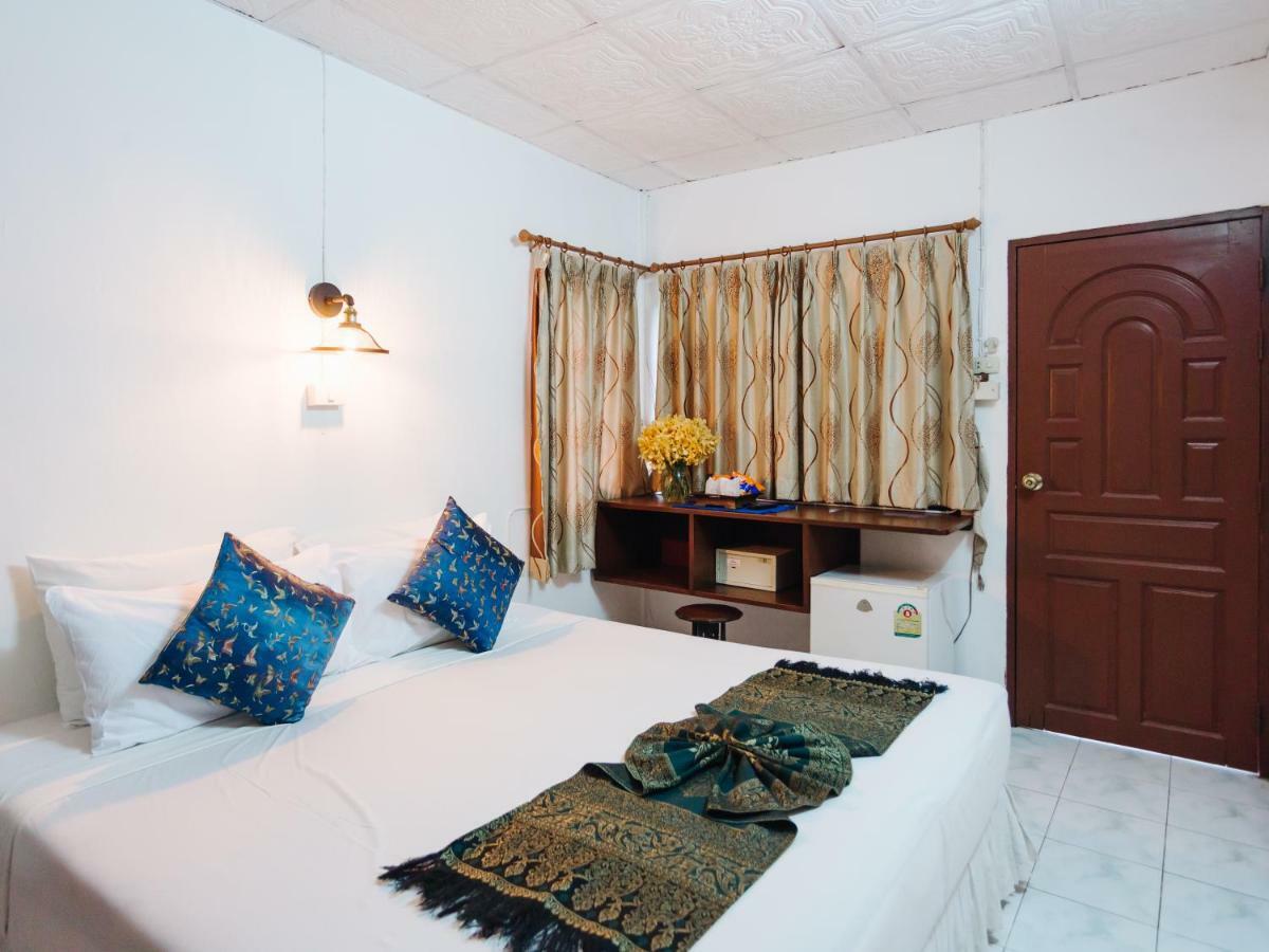 Rendezvous Oldtown Chiangmai Hotel Chiang Mai Bagian luar foto
