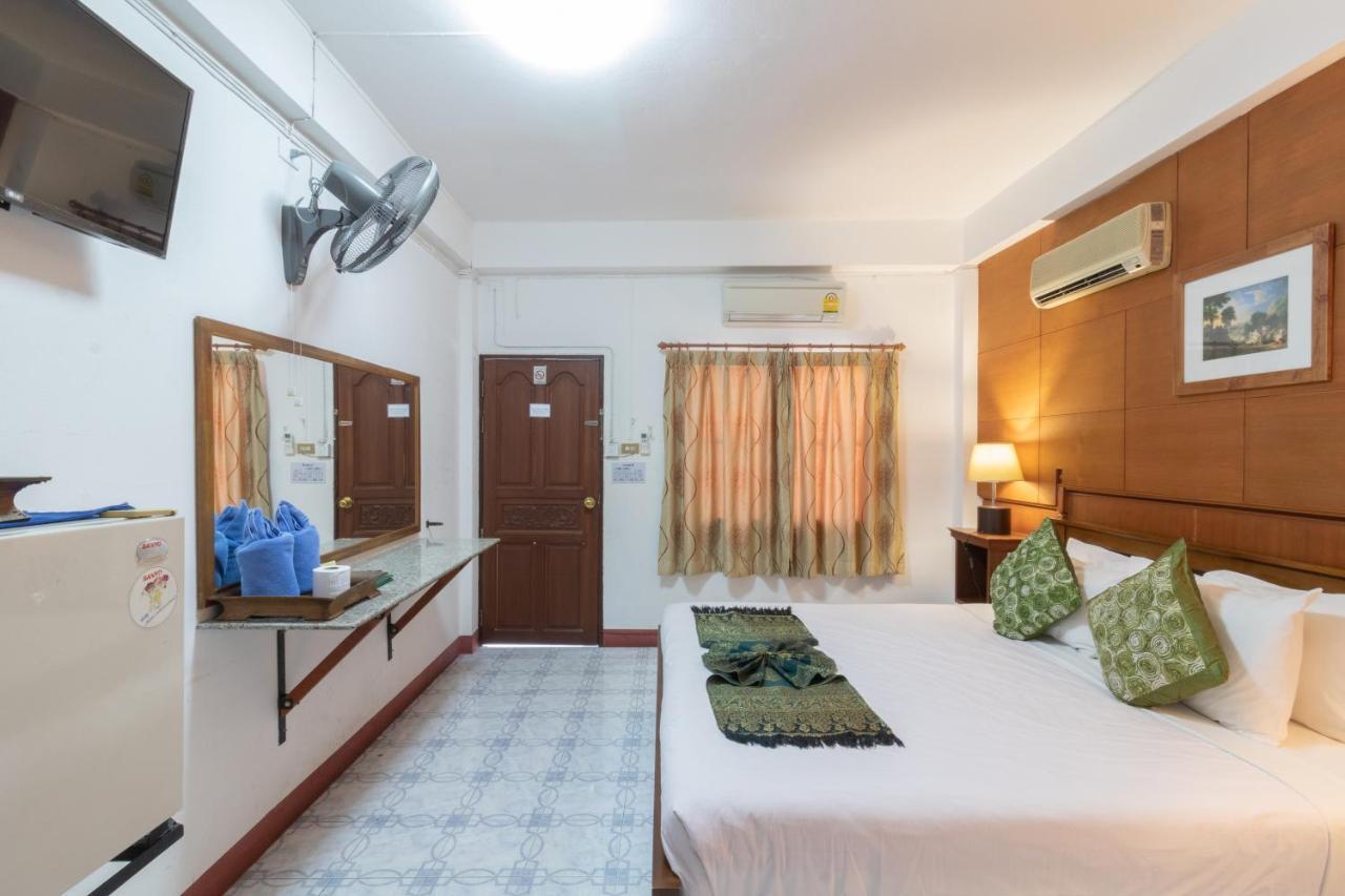 Rendezvous Oldtown Chiangmai Hotel Chiang Mai Bagian luar foto