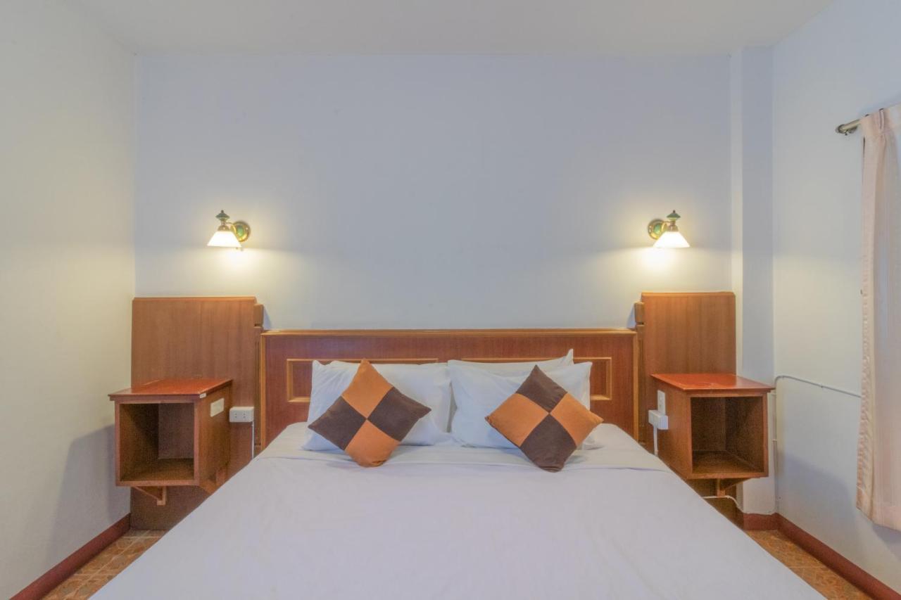 Rendezvous Oldtown Chiangmai Hotel Chiang Mai Bagian luar foto